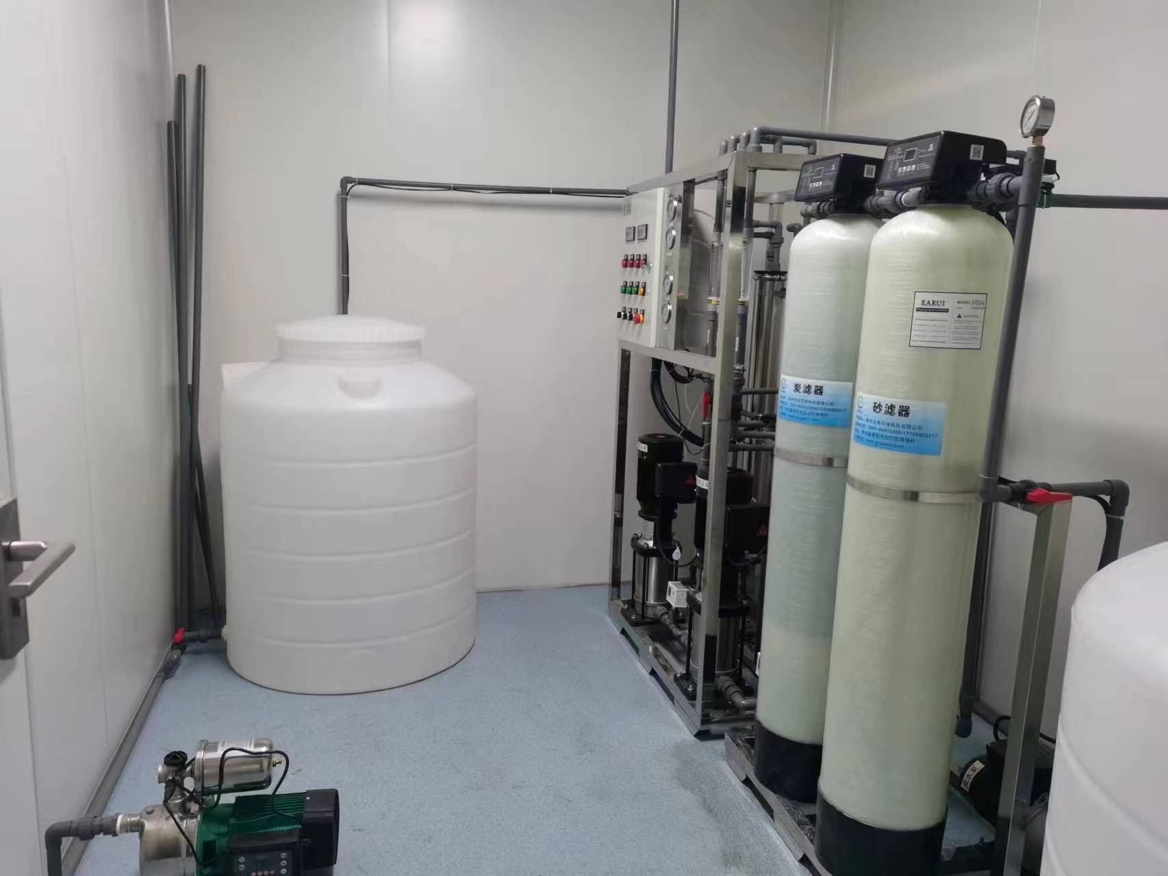 安徽生物实验室0.25吨/时双级反渗透纯化水设备安装调试